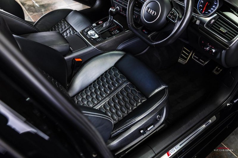 AUDI RS6