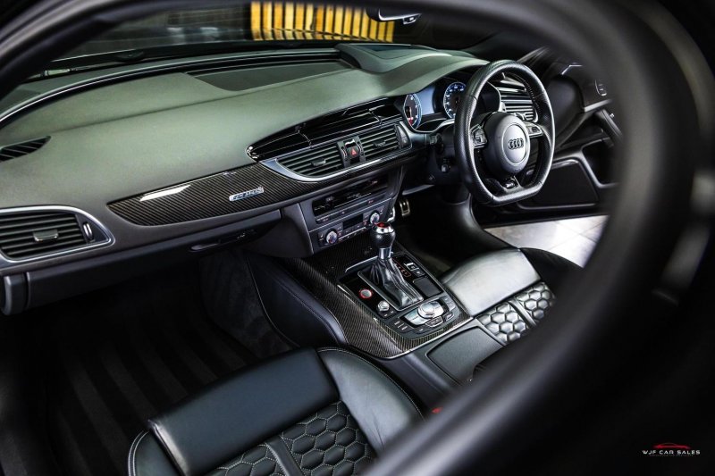 AUDI RS6