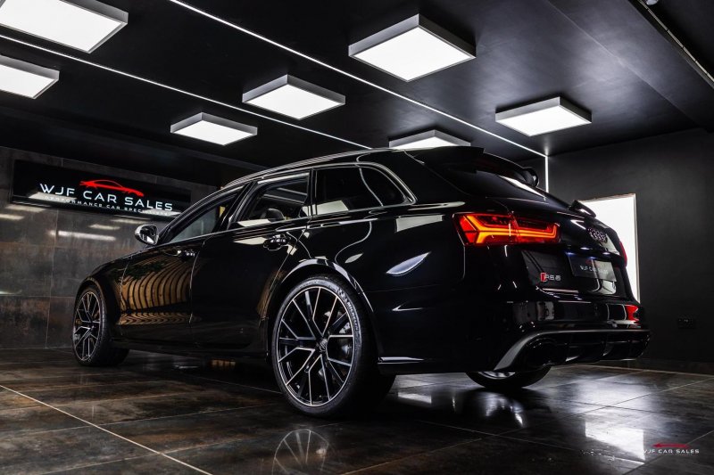 AUDI RS6