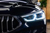 BMW 8 SERIES