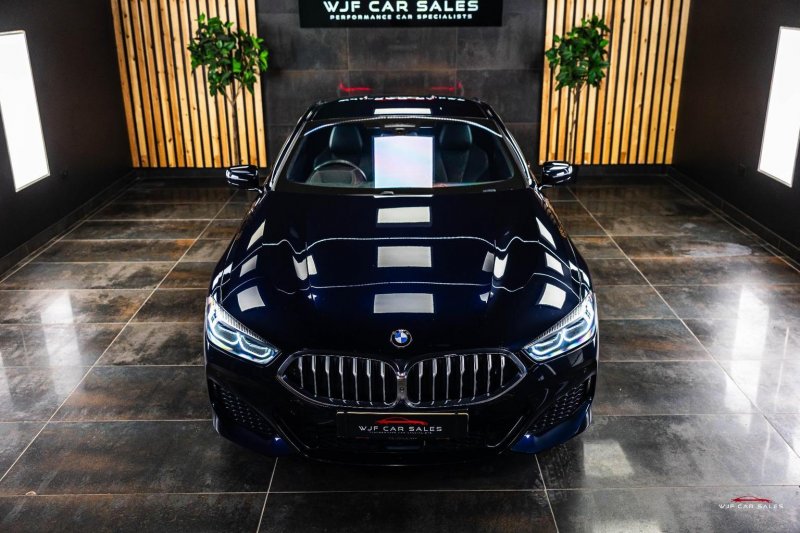 BMW 8 SERIES