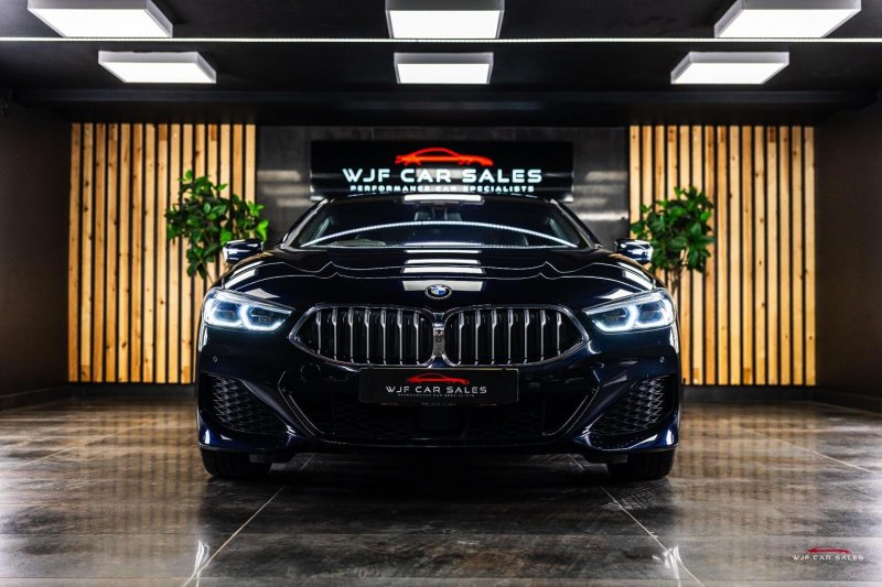 BMW 8 SERIES