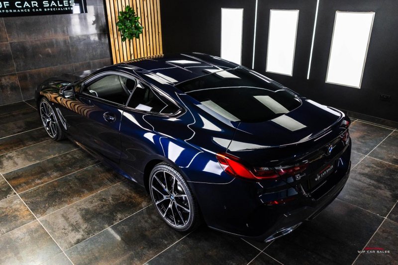 BMW 8 SERIES
