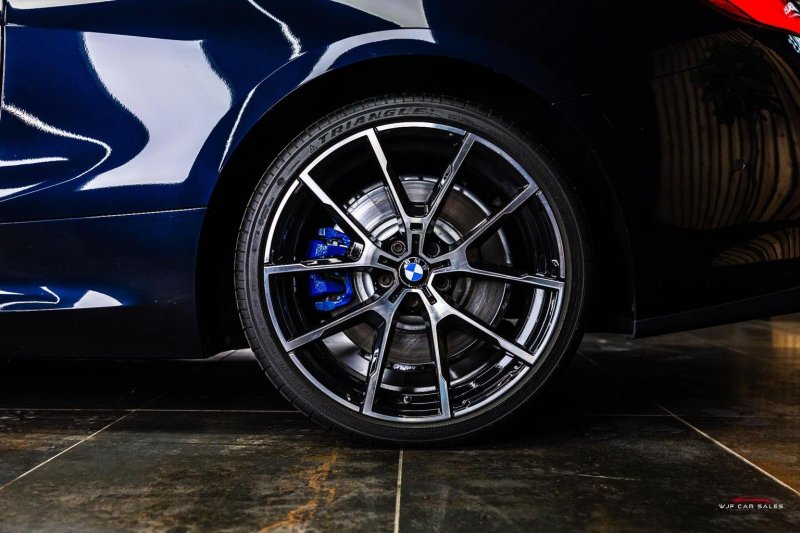 BMW 8 SERIES