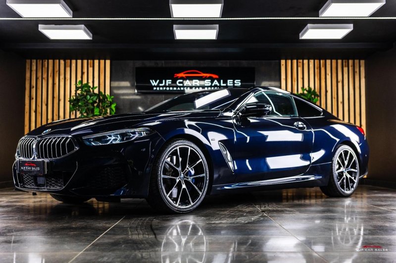 BMW 8 SERIES