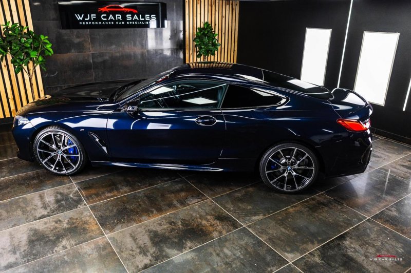 BMW 8 SERIES