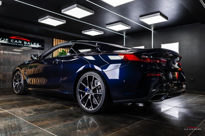 BMW 8 SERIES