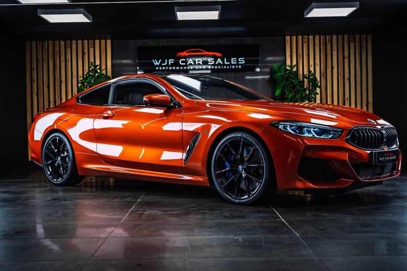 BMW 8 SERIES