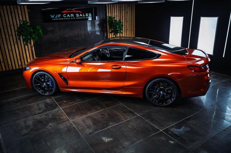 BMW 8 SERIES