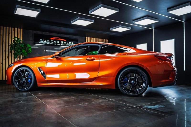 BMW 8 SERIES