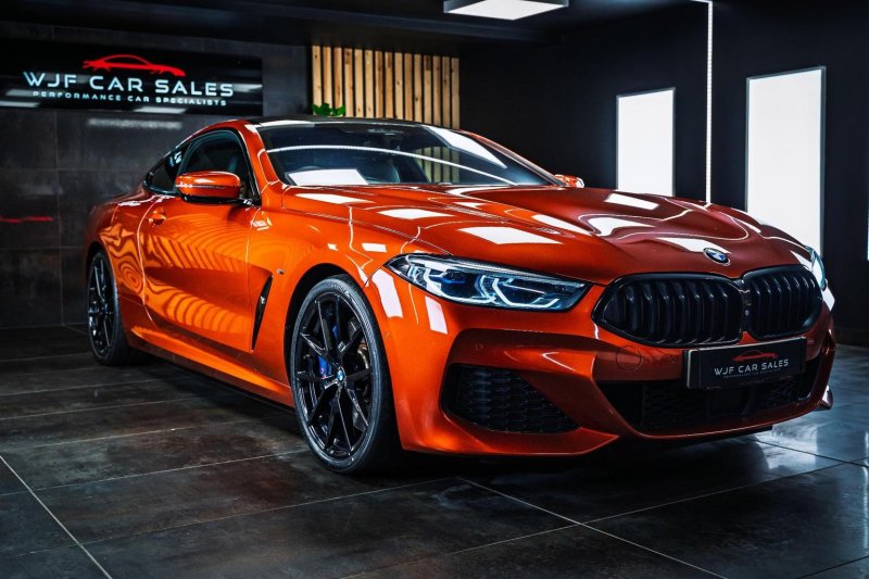 BMW 8 SERIES