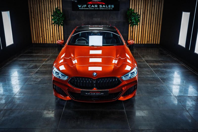 BMW 8 SERIES