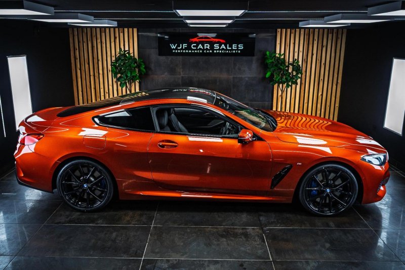 BMW 8 SERIES