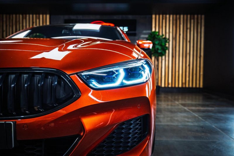 BMW 8 SERIES