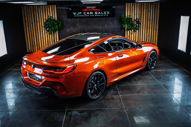 BMW 8 SERIES