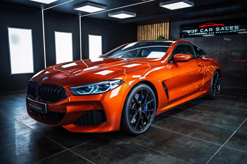 BMW 8 SERIES