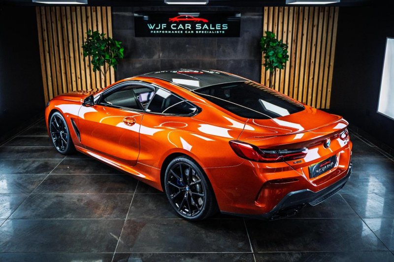 BMW 8 SERIES