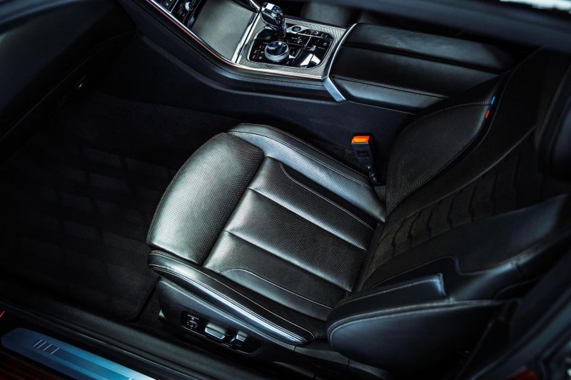 BMW 8 SERIES