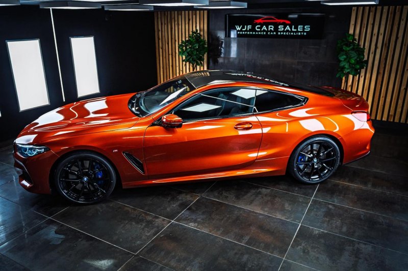 BMW 8 SERIES