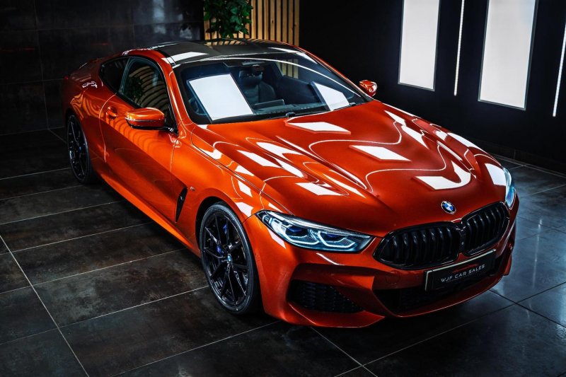 BMW 8 SERIES