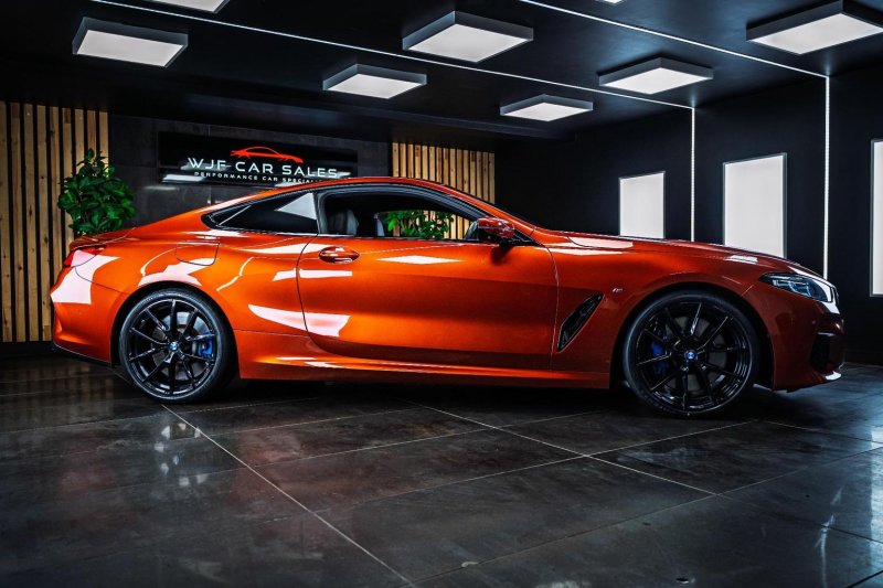 BMW 8 SERIES