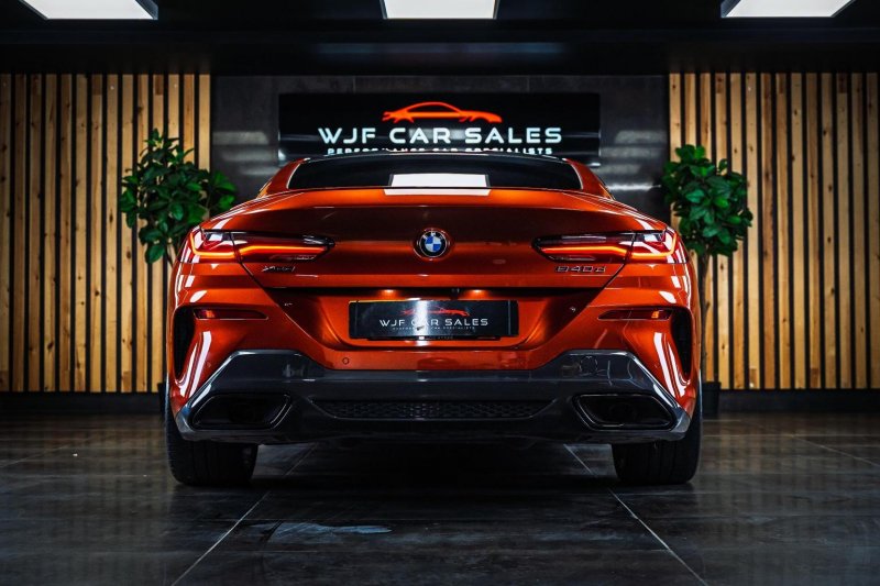 BMW 8 SERIES
