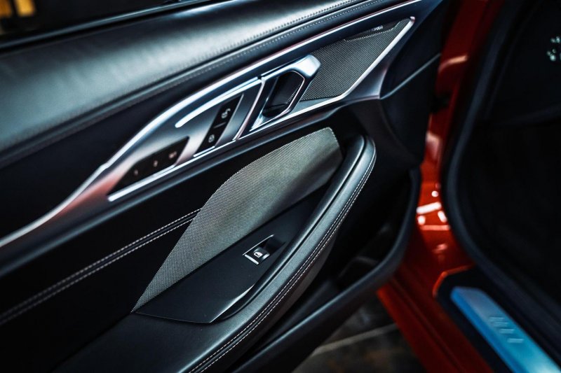 BMW 8 SERIES