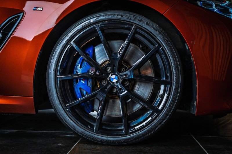 BMW 8 SERIES