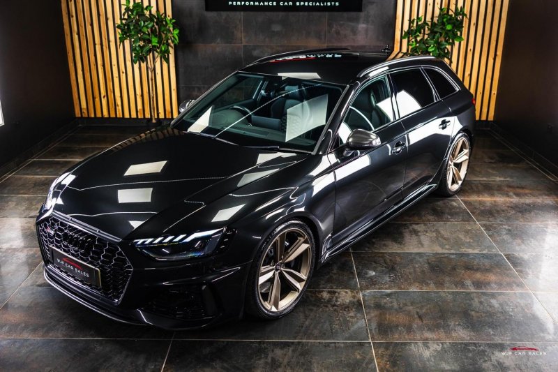 AUDI RS4