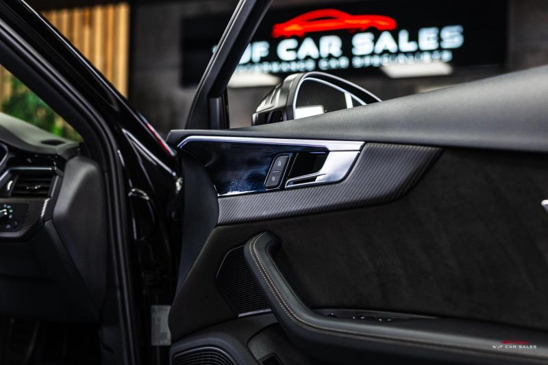 AUDI RS4