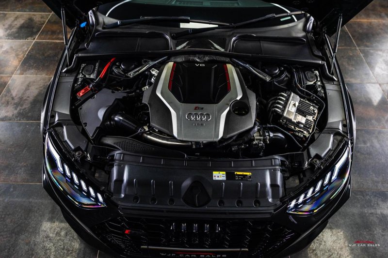 AUDI RS4
