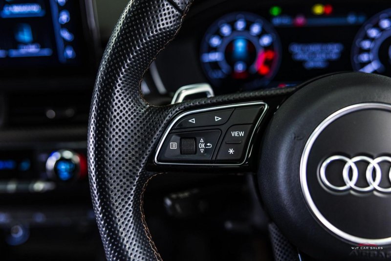 AUDI RS4