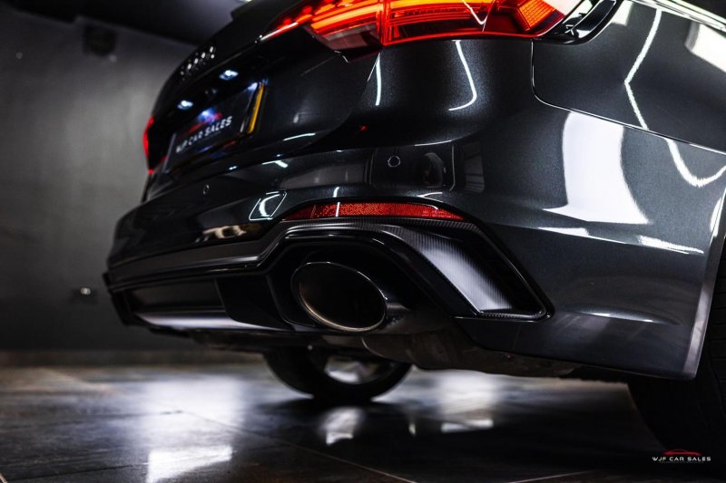 AUDI RS4