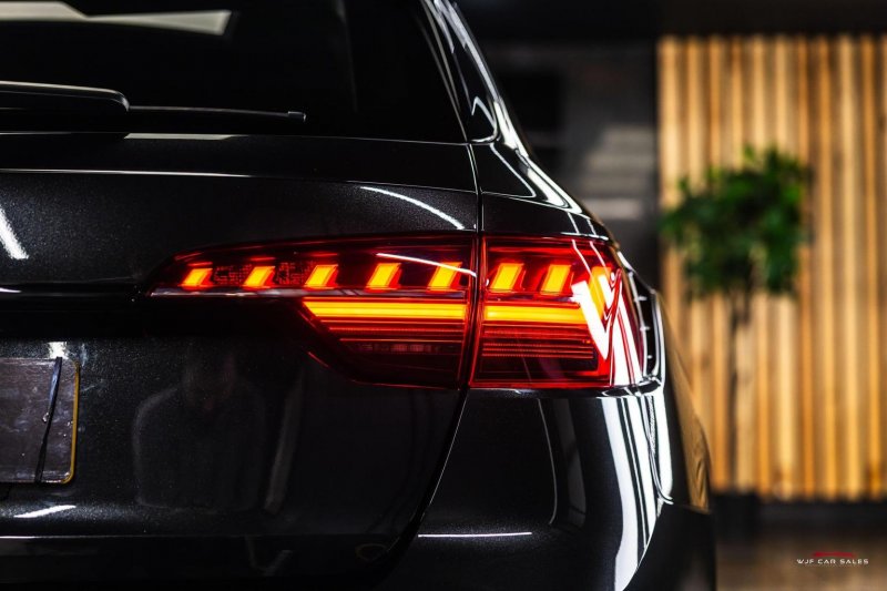 AUDI RS4
