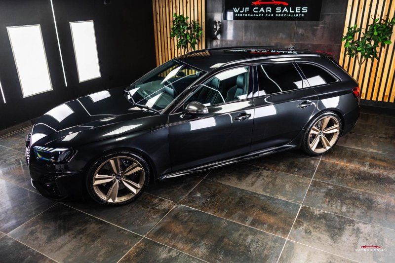 AUDI RS4