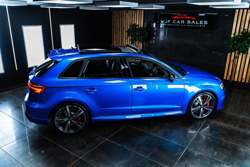 AUDI RS3