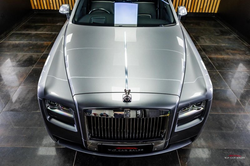 ROLLS-ROYCE GHOST