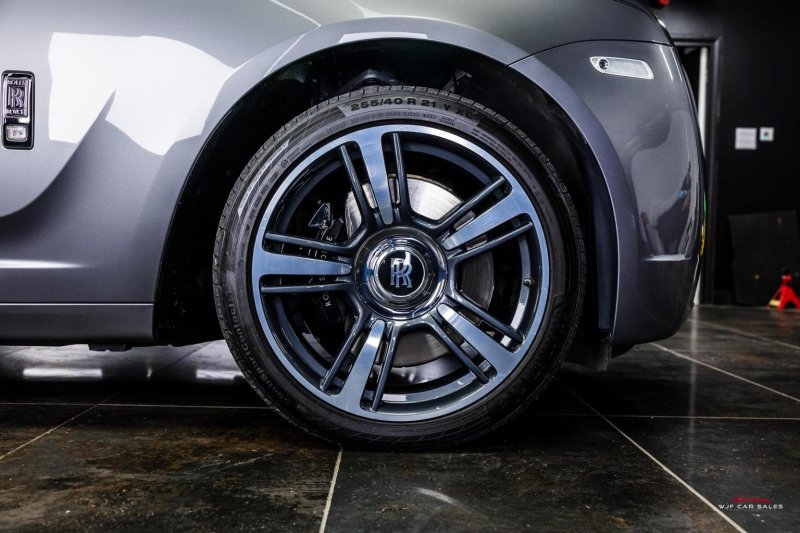 ROLLS-ROYCE GHOST
