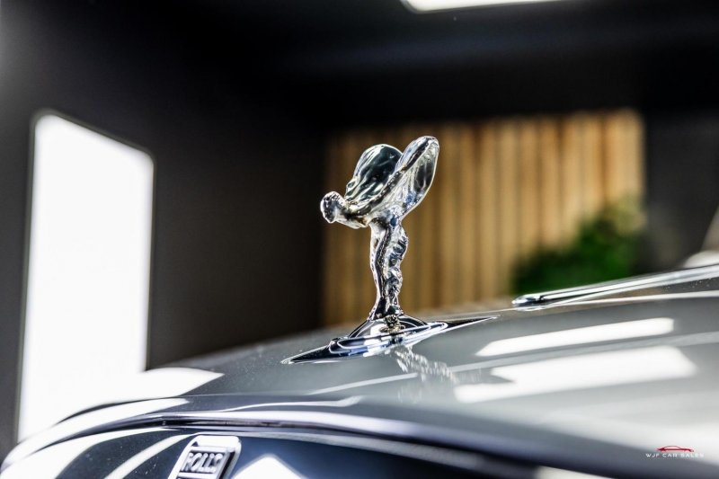 ROLLS-ROYCE GHOST