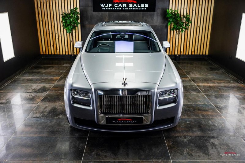 ROLLS-ROYCE GHOST